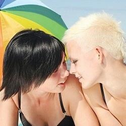 Haber | Kendinizle gurur duyun mesaj verdi, gay-lezbiyen turist istedi