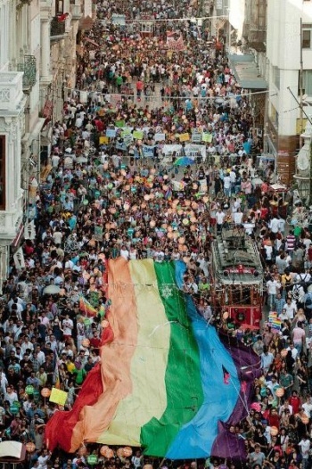 Haber | Taksim yerinden oynad.